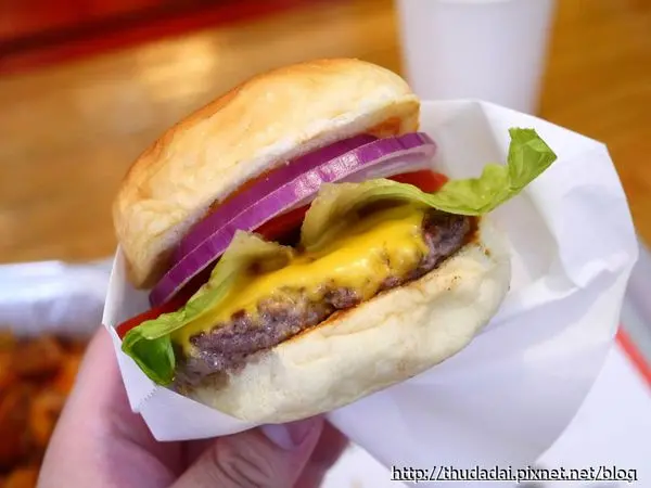 [小店食記] 台北大安－Burger & Co.~樸實好味的那個漢堡