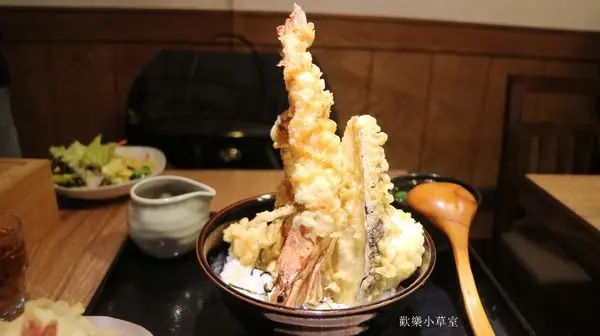 【台中美食】現點現做，生菜沙拉吃到飽，稻禾烏龍麵天丼@勤美