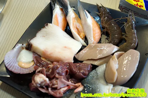 【台南-東區】吃到飽x新鮮海產...只要$359+10％服務費~明治冰淇淋/豆花/魚冊《饗宴麻辣火鍋》        
      