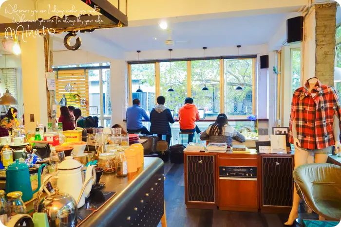 台北 ▌公館巷弄內的公寓咖啡廳「AGCT apartment」都市內的大落地窗森林