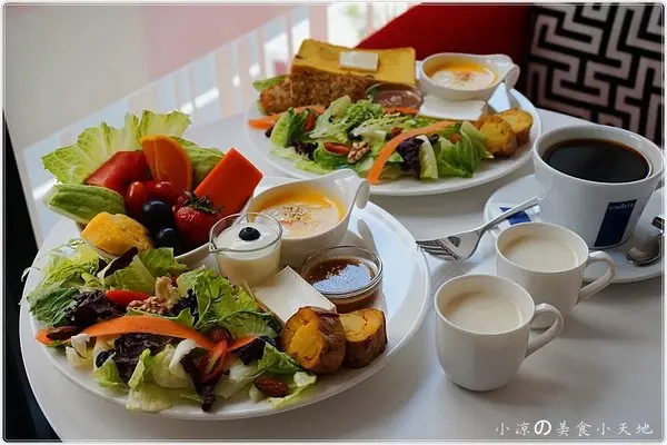 『台中。西區』妃彤巧可║近美術館綠園道。平價早午餐.義大利麵.下午茶.鬆餅一次大滿足!!