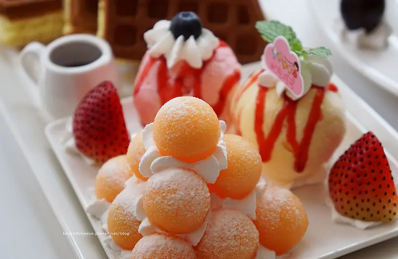 【台中西區】妃彤巧可 - 整個少女系粉嫩風.聚餐下午茶好去處.咖啡鬆餅義大利麵蜜糖晶磚.近美術園道.中華電信樓上