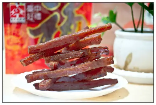 【台中】餅脆杏仁香,肉厚咬勁足,台中市好禮福委肉乾只給最好的！