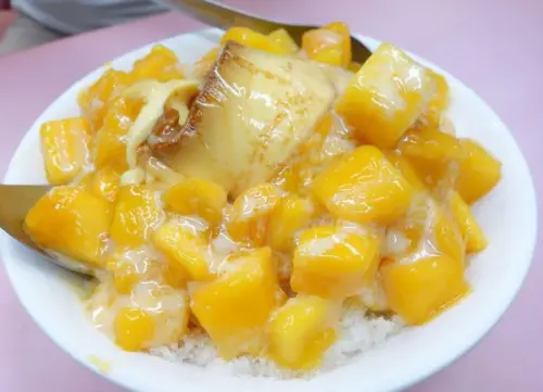 俗俗賣果汁店~老店..聽說是最便宜的芒果冰!!