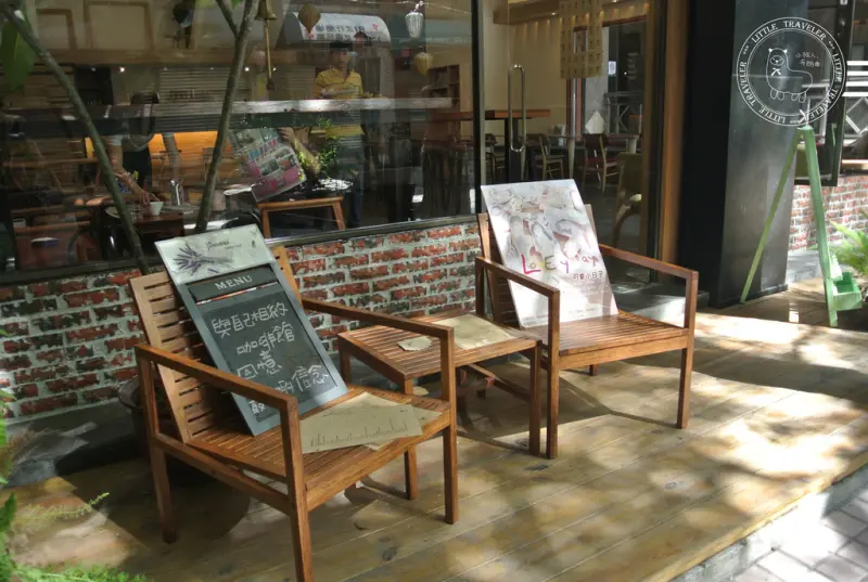 台中 西區。綠光咖啡Le Rayon Vert-遷移新址裝潢大躍進 文青感倍增