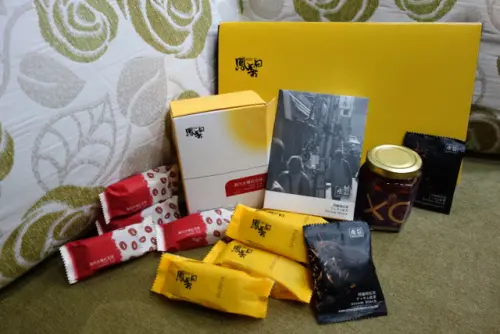 送禮自用兩相宜的榛紀頂級干貝醬、鳳梨田紅豆酥/鳳梨酥紅茶禮盒
