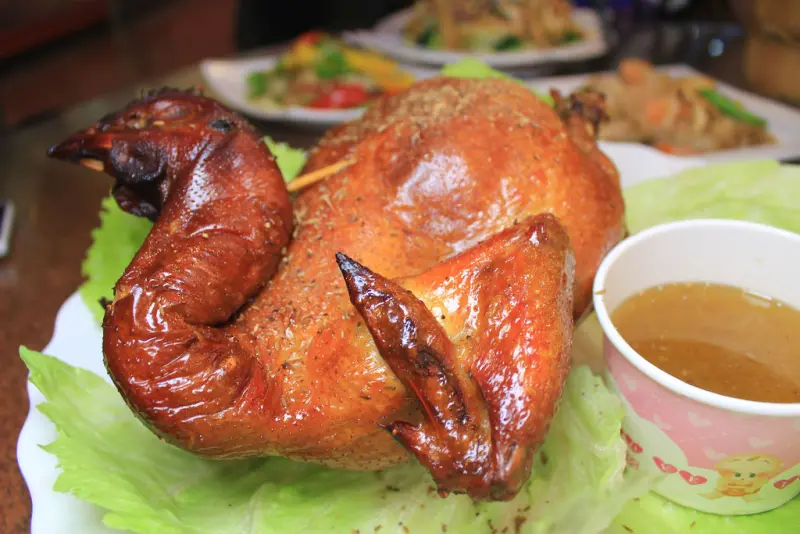 【新竹芎林必吃】阿東窯烤雞，新竹最好吃的窯烤雞低加～30年的好功夫(去內灣必訪)