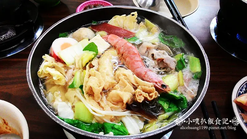 【中和美食】『8鍋臭臭鍋中和店』平價/CP值高/料多豐富/經濟臭臭鍋/有好吃的牛奶鍋喔