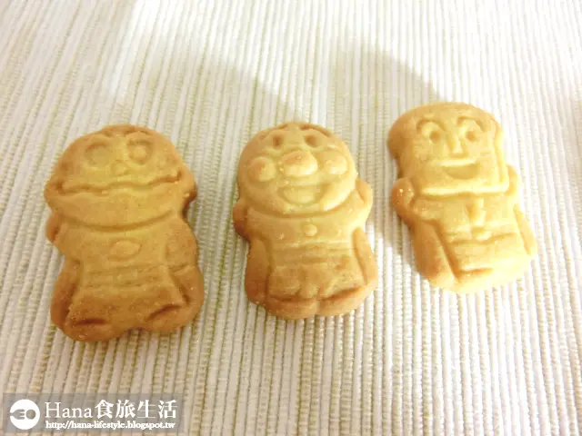 
不二家 麵包俠嬰兒蔬菜餅 | 療癒系點心 麵包超人、吐司超人、咖哩麵包超人、細菌人、小病毒造型全到齊 欣賞程度居多
