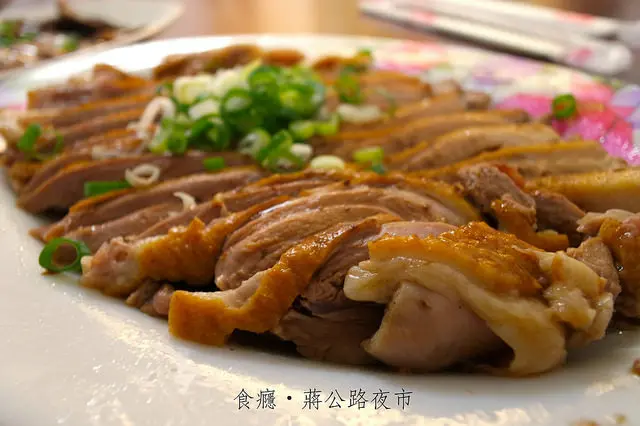 [食癮-台中-夜市]鴨肉粉腸楊桃汁，夜市美食三響炮-蔣公路夜市