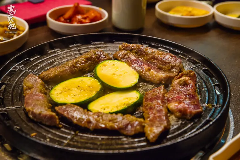 【中肯‧食記】捷運行天宮站‧木銅蔬 韓國野菜烤肉壽司｜超大份量の野菜盤‧韓國烤肉混搭握壽司！