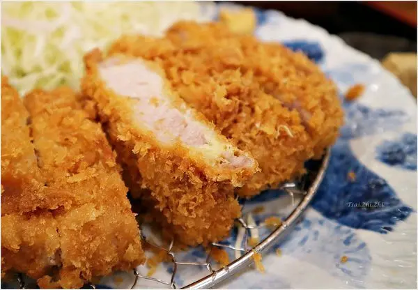 [台北中正]銀座杏子日式豬排(北車微風店)|卡滋卡滋腰內豬排(高麗菜絲、越光米飯、小菜及味噌湯免費無限續)