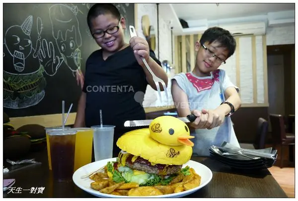 雙魚2次方一中街創意美食巨無霸大漢堡超可愛超美味
