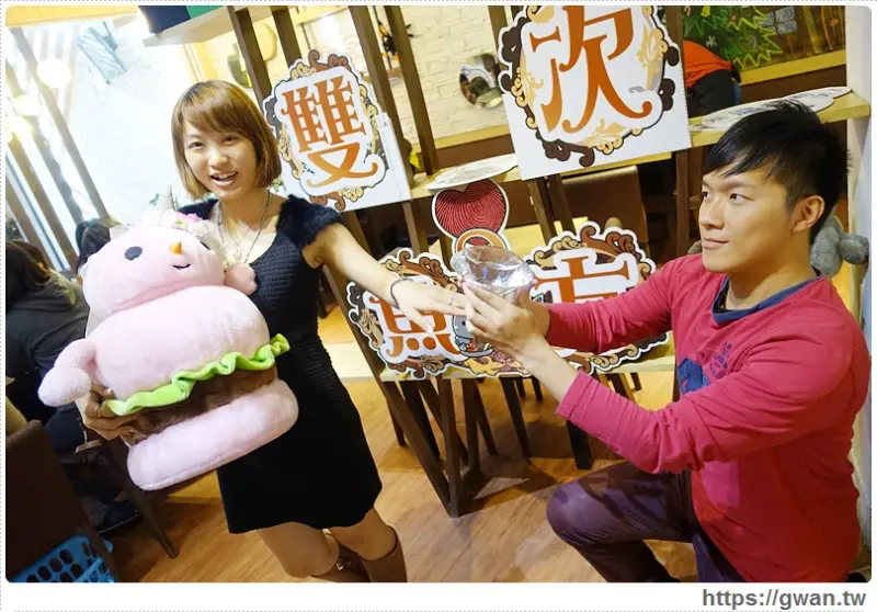 [台中美食●北區] 雙魚2次方創意漢堡店 — DIY幸福漢堡、有愛大聲說~用手工料理延續愛與夢想的雙魚❤