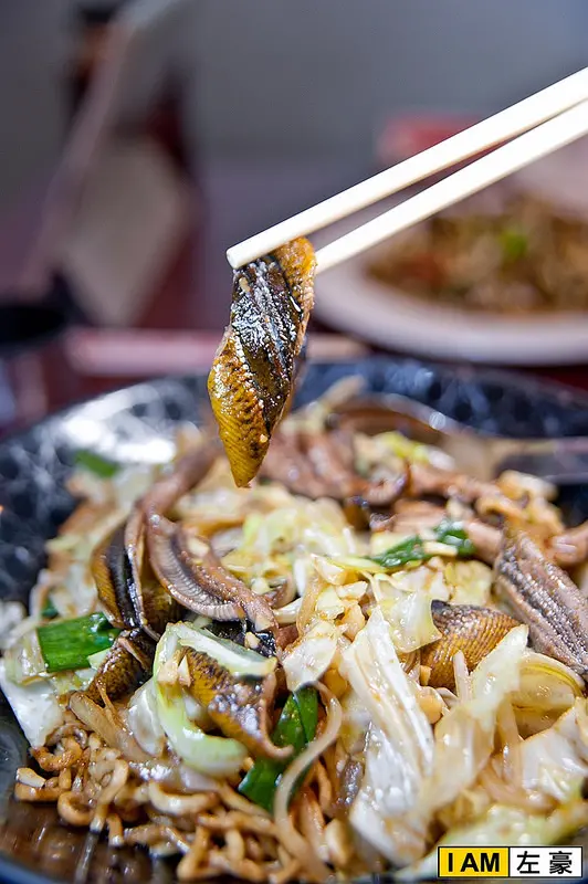 [食記] 高雄o前金區 台南旺鱔魚意麵(乾炒鱔魚意麵人間美味~)