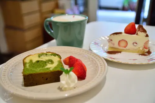 圍裙咖啡:草莓提拉米蘇與抹茶磅蛋糕