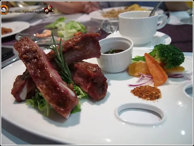 MuMu小巴黎  適合輕熟女小酌的酒館 連廁所都好美