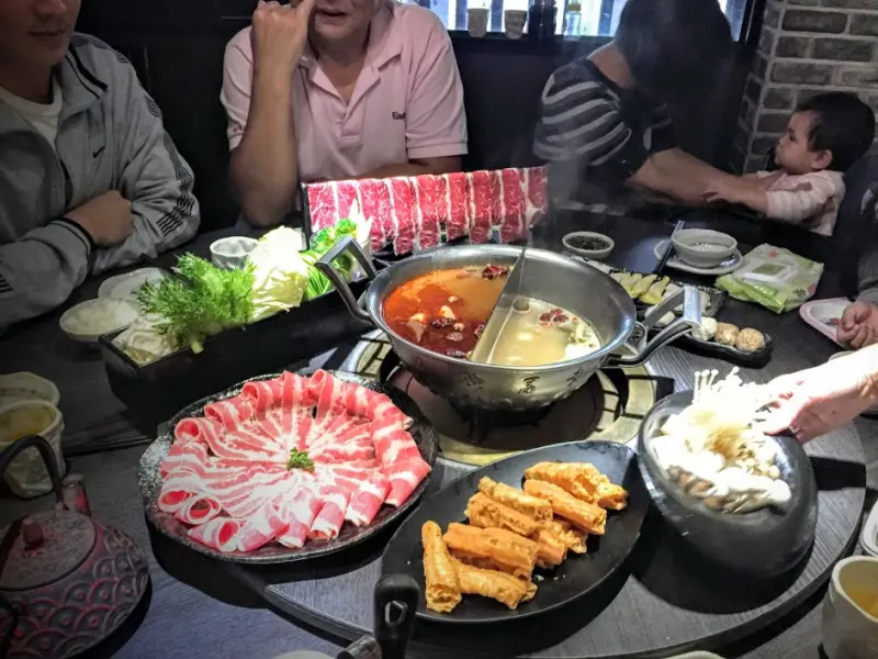 [桃園x中壢]這一鍋皇室密藏鍋物。麻辣鍋の視覺味覺雙重饗宴