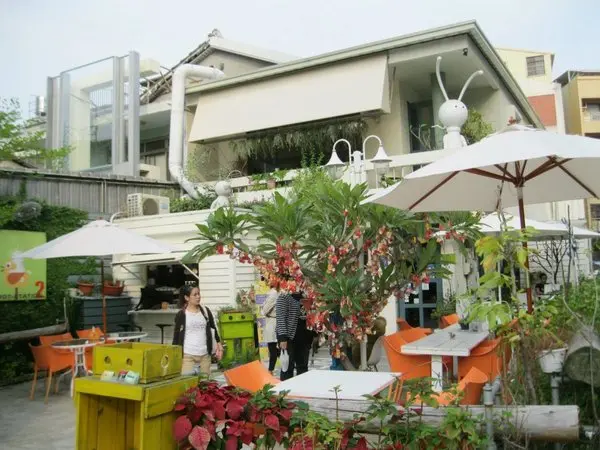 【台中美食】R星咖啡廚房(外星人餐廳)