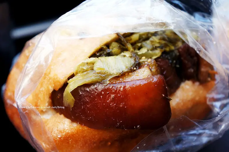 【彰化小吃美食推薦】阿貞饅頭.北門口肉圓 - 彰化才有的炸饅頭夾扣肉酸菜.饅頭變割包.鹹的甜的都好好吃喔~