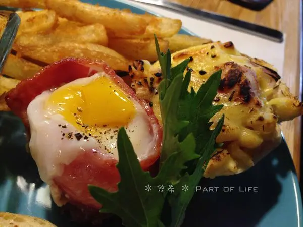 【食。早午餐】台中-旅行食光-可以把另一半騙來看重機的異國美食廚房