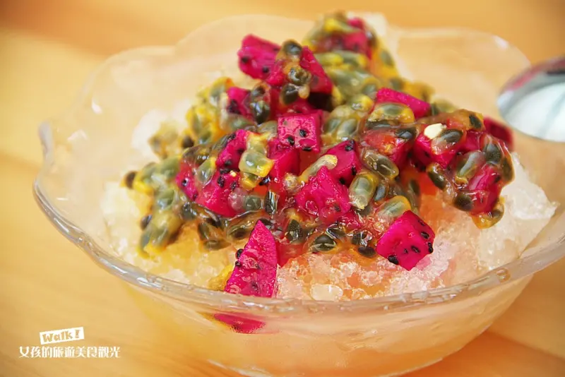 【台南】近東區夢時代圓環處--愛絲冰菓 (果汁冰品專賣店)