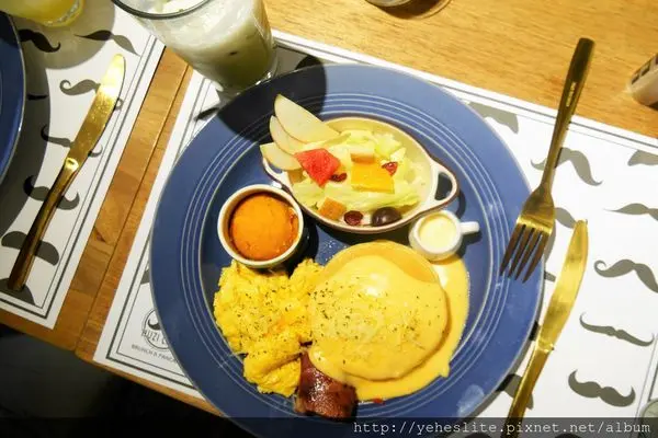 鬍子鬆餅 - 在有如火山熔岩般的起士裡找到可以讓靈魂迷醉的美式鬆餅