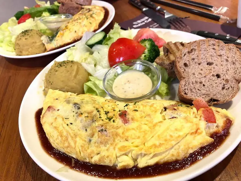 汐止早午餐『牧童咖啡 Mutto Cafe(福德店)』內用免費WAIF無線上網與插座，義大利麵、早午餐蛋捲、現打果汁、下午茶、甜點，完整菜單價位