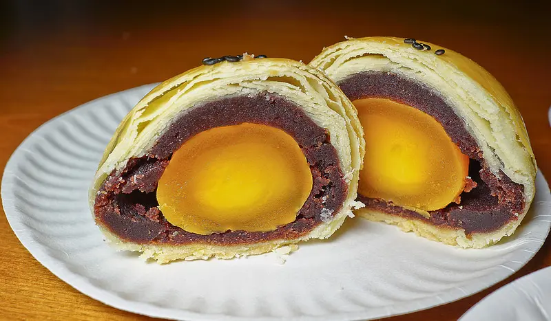 三重國中站 天得土鳳梨酥 好吃料實在的超棒蛋黃酥, 中秋送禮自己吃首選, 手撕包也很棒喔