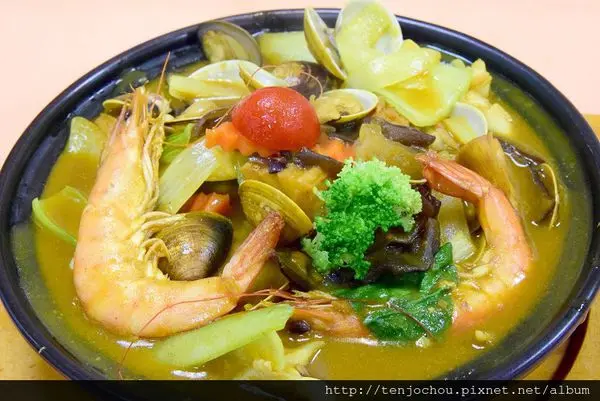 花花，甲飽沒【台北食記】印度風咖哩茶坊 選擇超多的百元餐館 信義區永吉路30巷