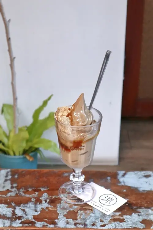 【台北大安】小涼院：每日限定特別口味霜淇淋 /IG熱門打卡冰店