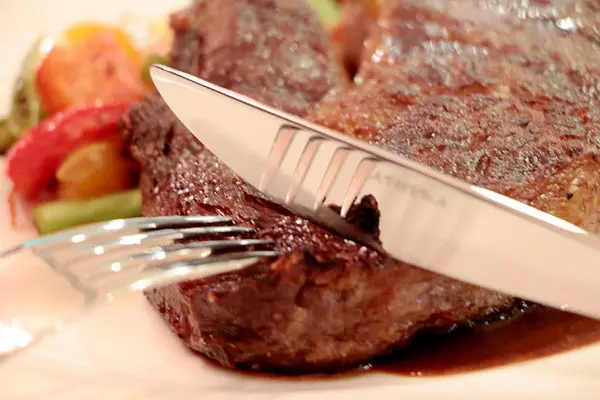 【羽諾食記】思泊客-B-Cape Steakhouse 黑角牛排館●12OZ頂級肋眼牛排套餐●信義區美食推薦●捷運臺北101世貿站              