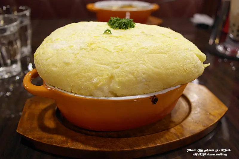 ◎吃吃喝喝~【 Mee’s Café 】來自日本涉谷～胖胖的舒芙蕾歐姆蛋，竟有雲朵般的無敵鬆軟！