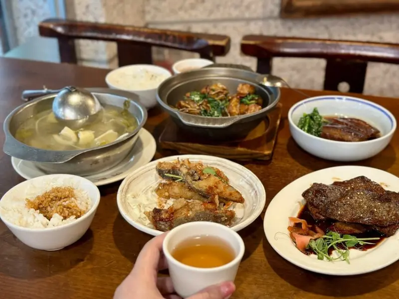 【東門美食】喫飯食堂：永康街美味台式料理老字號餐廳，苶水免費小家庭也適合︱捷運東門站交通、菜單、評價