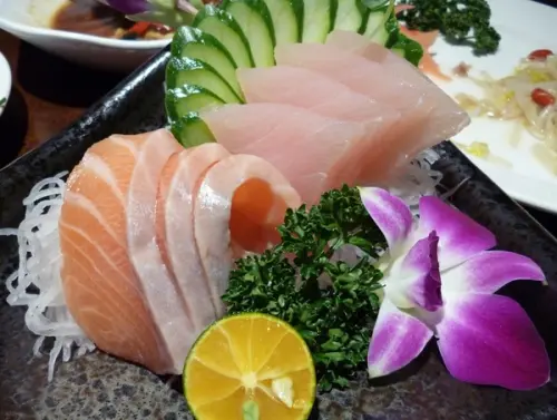 感覺到朋友家作客---喫飯食堂