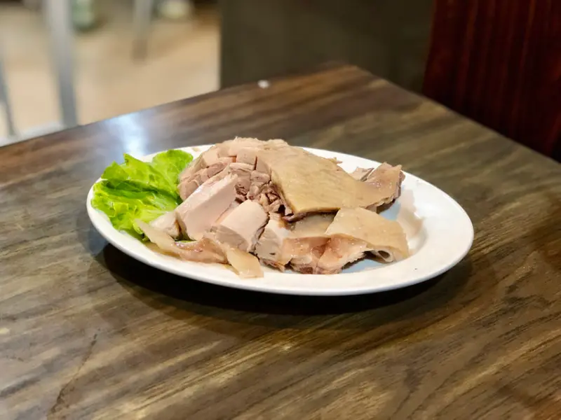 [台北大安] 216巷美食東區平價快炒每道菜都超下飯 / 蒜泥白肉 / 五更腸旺 / 永恆十年的好味道 / 外國旅客也愛吃