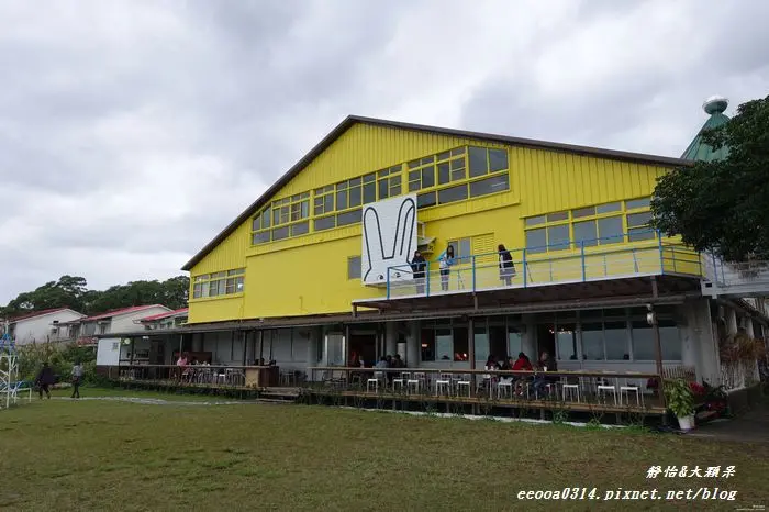 【宜蘭親子餐廳】A‧Maze 兔子迷宮咖啡餐廳♥草坪迷宮 迷人的星空夜景 可以遠眺龜山島和蘭陽平原