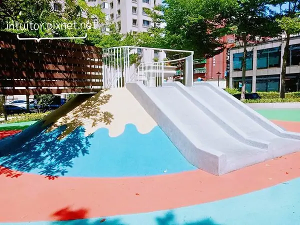 [桃園]日式風情遊戲場，富士山造型滑梯攀爬組，夏天在這戲水好嗨/鄰近桃園火車站