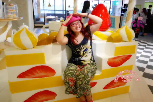 【台北美食】ATT4FUN亞洲最大夢幻甜點主題樂園  愛麗絲夢遊仙境真實上演!!