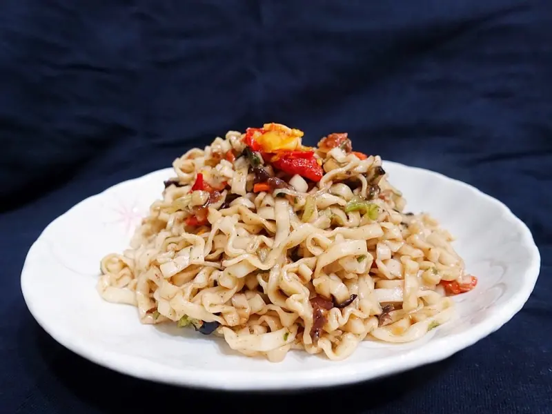 【宅配試吃】阿舍食堂 新品上市-紅藜沙茶纖蔬炒麵(蠔油-葷食)