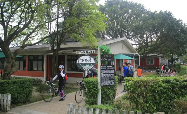 〔食〕台北。士林。坐擁綠意嚐甜食 / 亞尼克夢想村1號店