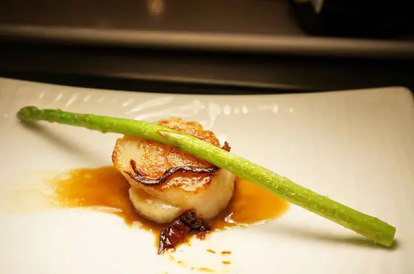 【新竹縣竹北美食推薦】上品苑鐵板燒(總店)-海陸食材精緻美味享受(餐廳/好停車/套餐)--踢小米食記