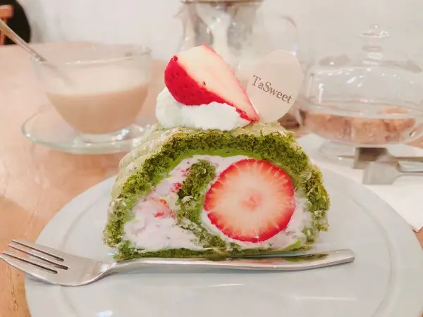 捷運國父紀念館站✿TASWEET手作燒菓子✿晚來就吃不到的利害蛋糕捲! 喜歡蛋糕捲的Q棉口感~