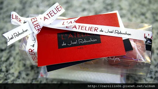 【開箱食記】《侯布雄法式茶點沙龍：SALON DE THE de Joël Robuchon》