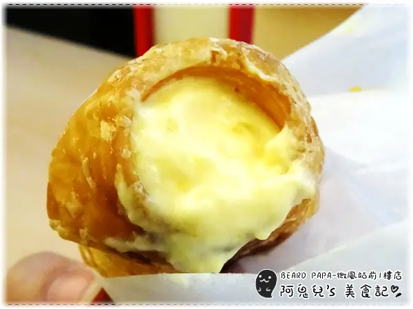 ∥台北中正∥Beard papa 微風站前1樓店．芒果口味、白泡芙＝夏季限定！吃得到果肉的滑順芒果餡，店鋪限定白泡芙再次登場＊台北車站