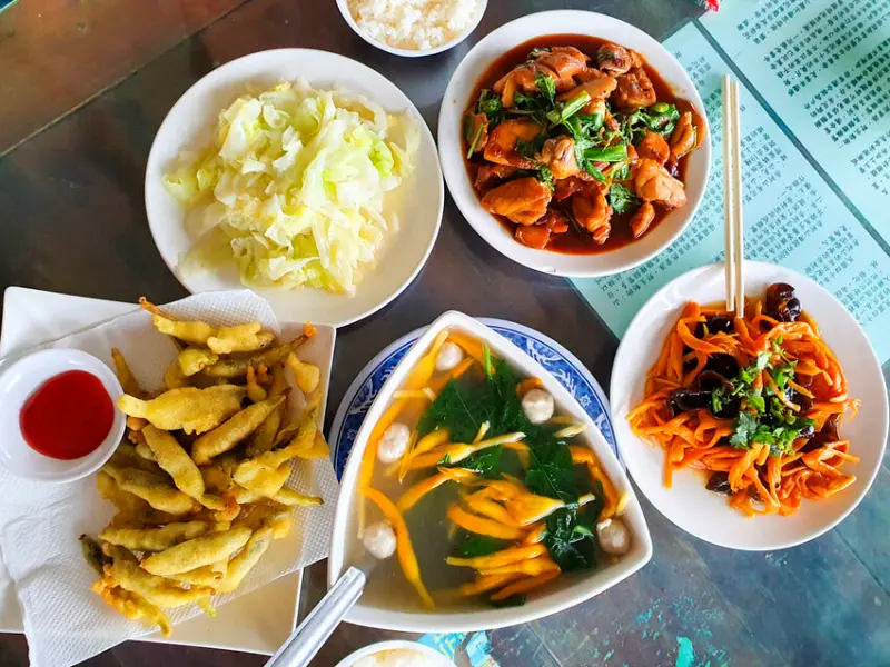 【花蓮美食】汪家古厝 赤科山金針花 景觀餐廳 金針花大餐/合菜/免費參觀