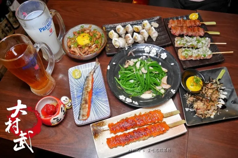 吃。台北士林《大村武串燒居酒屋 士林店》濃濃日式懷舊風格，彷彿穿越時光隧道。士林居酒屋推薦
