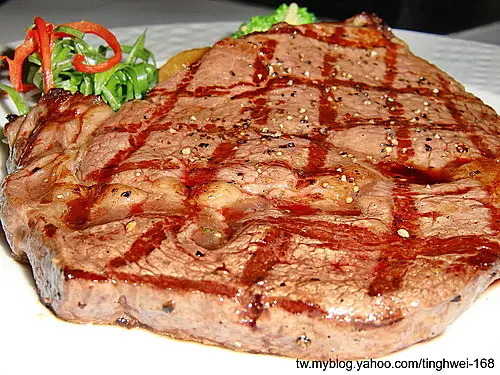 笨蘆餐廳的沙朗牛排,義大利麵美味嚐鮮~