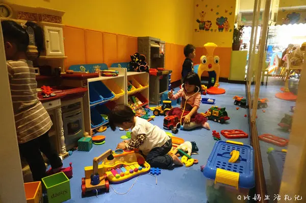 <親子餐廳>有平價好吃的早午餐，態度和環境都親切友善的親子餐廳@新北市板橋 Fun Time親子空間