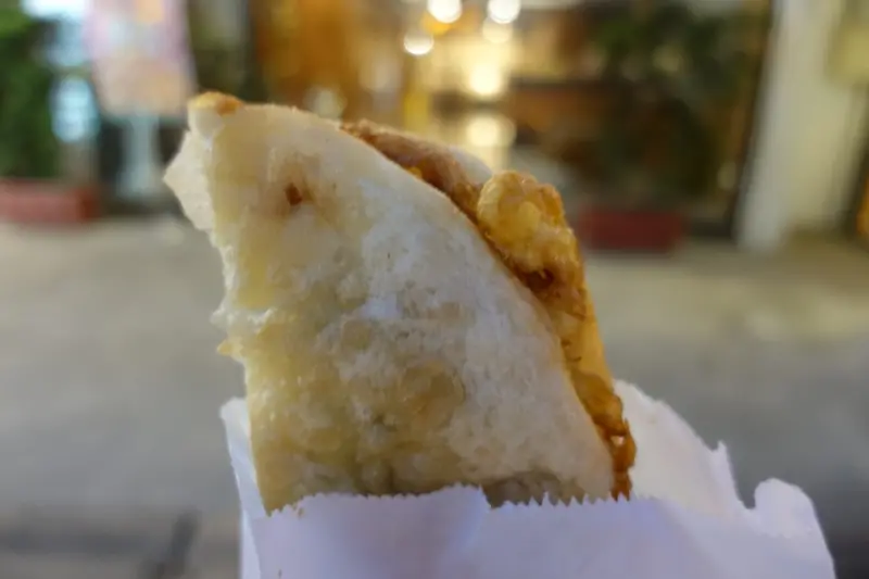 【宜蘭美食】礁溪頂好蔥油餅 味道不錯 但是冷掉有點油膩啦!(小吃)